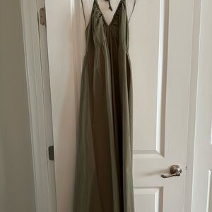 XiRENA Olive Green Midi Dress